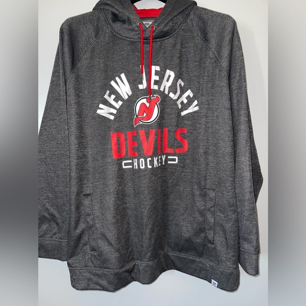 Fanatics brand NHL, New Jersey Devils used hoodie.
